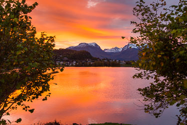 Fra Fjord til Fjell Fra Fjord til Fjell